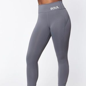Lululemon in movement 25” titanium sz 2
